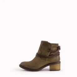 Ferrini Ladies Macie Round Toe Boot -Apparel and Gear Shop FE 61011 28 Oak 20 gen back 3